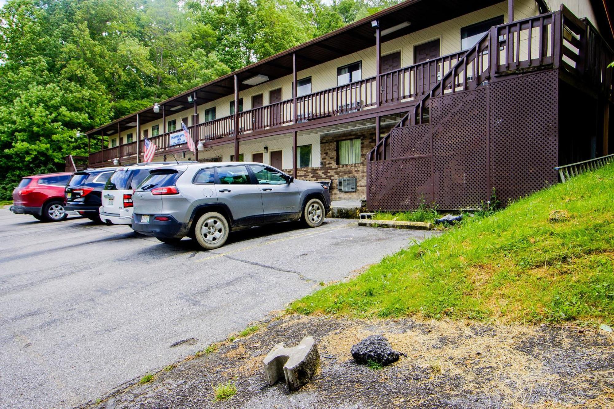 Oyo Hotel Chapmanville Inn, Wv - Hwy 119 Exterior foto